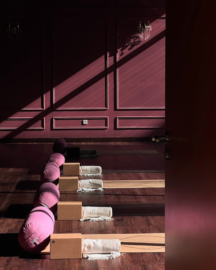 Crimson Chambers Yoga Studio &mdash; Arabian Ranches Dubai