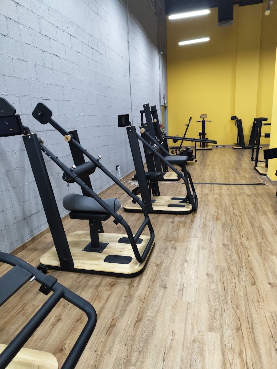 Neonetic Fitness Club &mdash; Dubai Marina Dubai